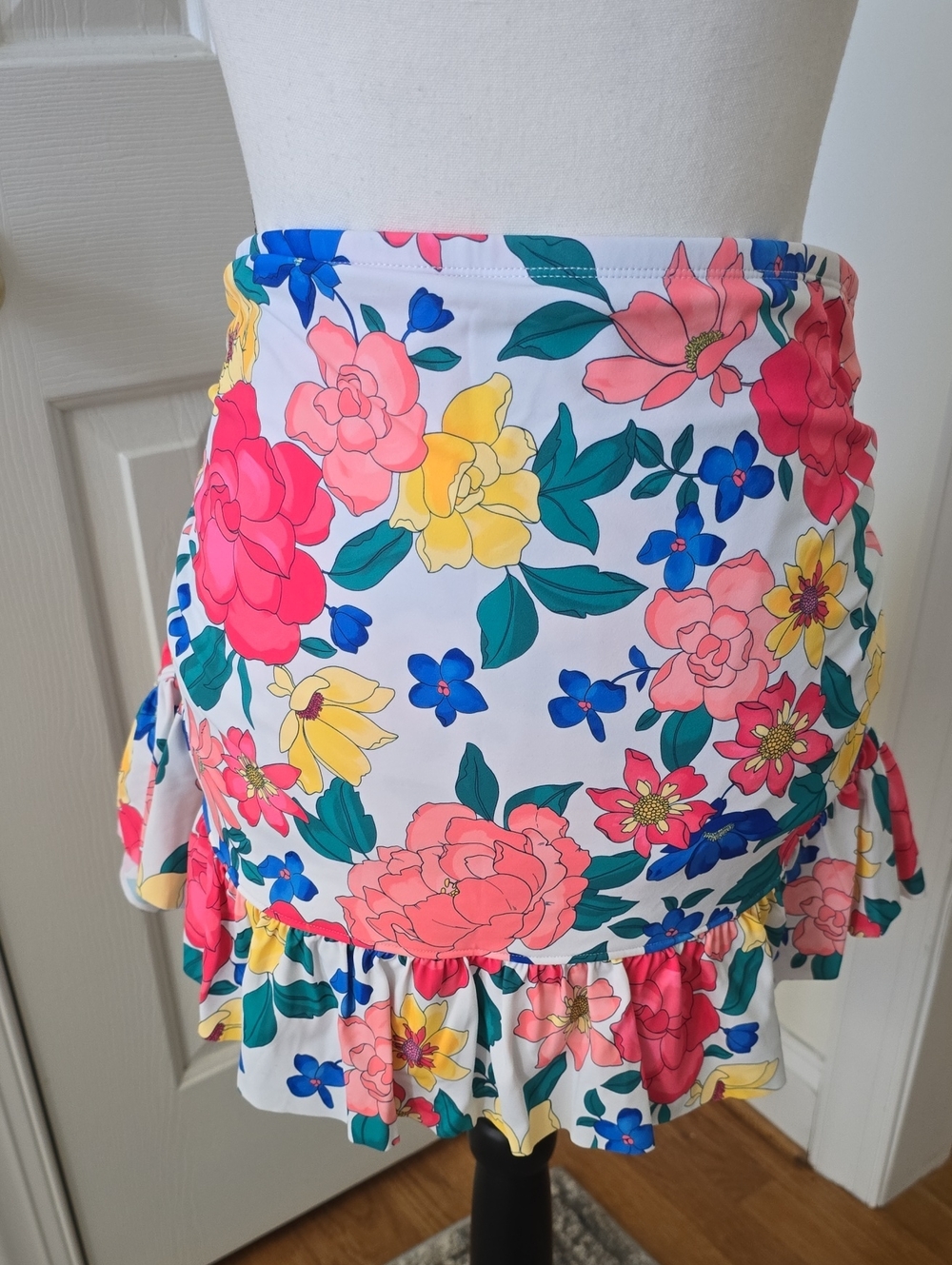 LIZ CLAIBORNE BRAND WOMANS PLUS SIZE PINK FLORAL BATHING SUIT BOTTOM SIZE 24W